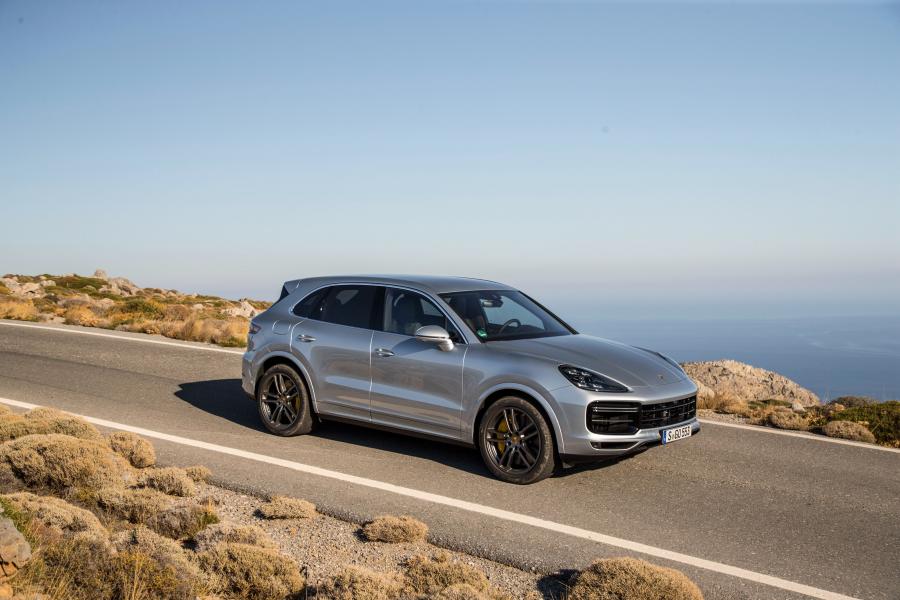  Porsche Cayenne Turbo 2017 года  (WW) (фото 8 из 45)